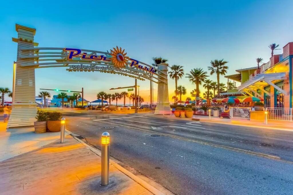 Beautiful Beachfront Paradise! Emerald Beach Resort Panama City Beach Extérieur photo