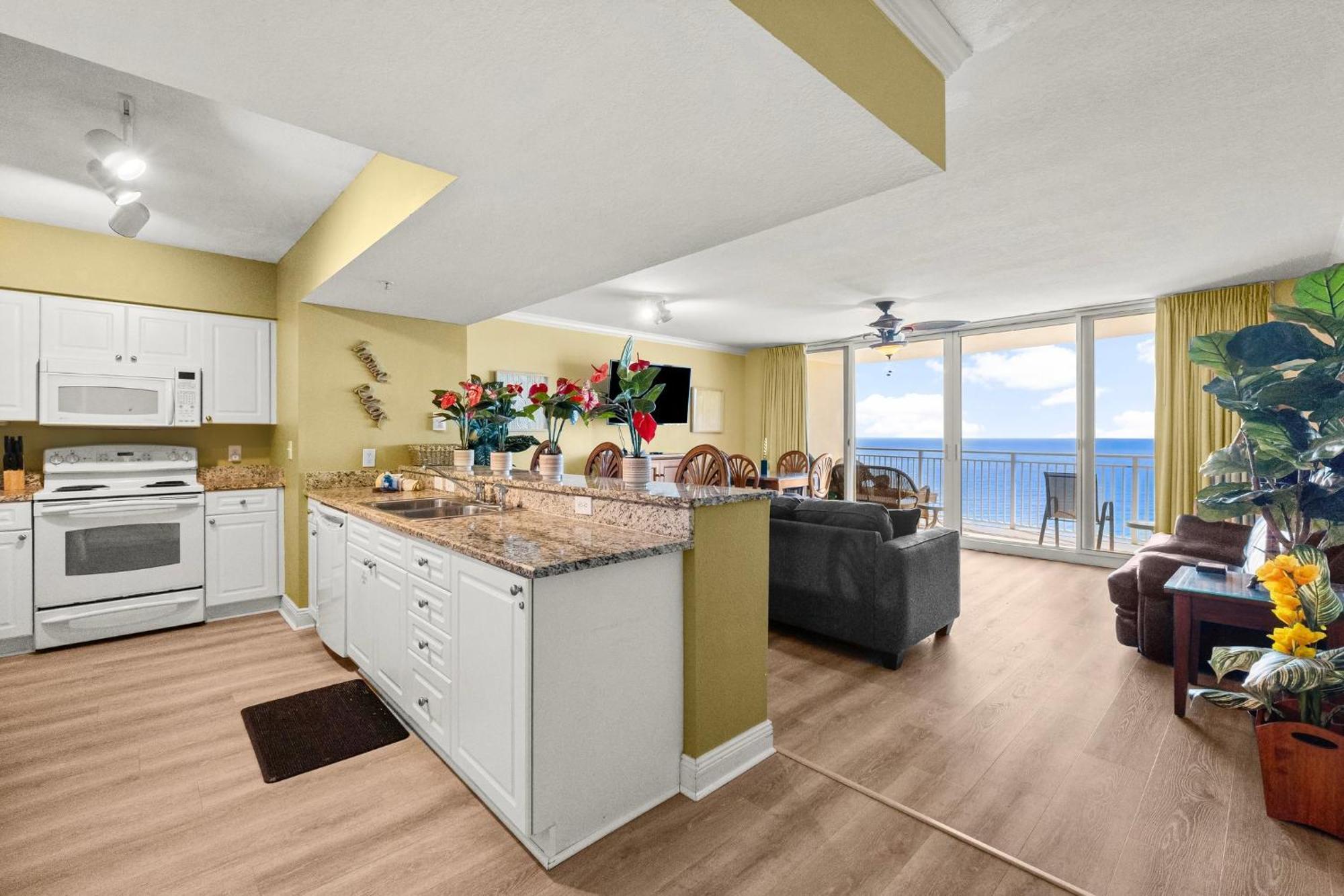 Beautiful Beachfront Paradise! Emerald Beach Resort Panama City Beach Extérieur photo
